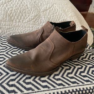 Brown leather ankle booties handmade in Spain. Size 37. Never worn.